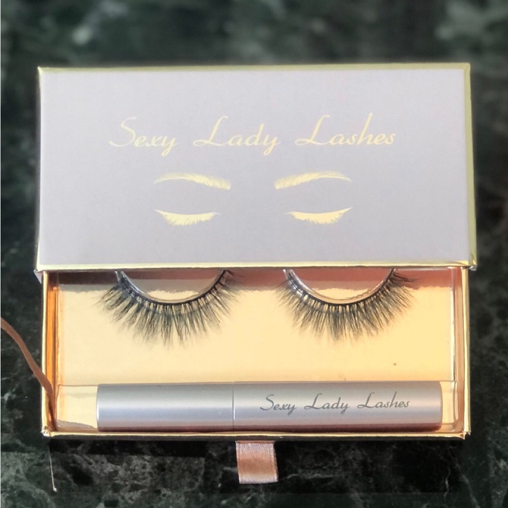 Strip lashes